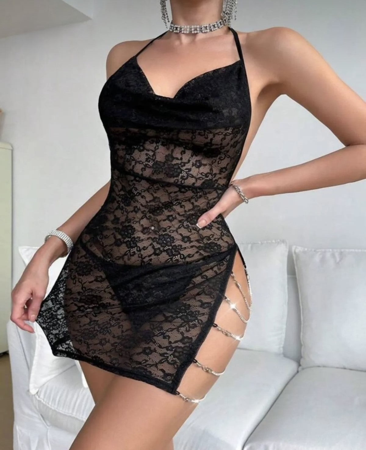 Siyah Dantelli Zincir Detaylı Şık Gecelik (TANGA HEDİYELİ)