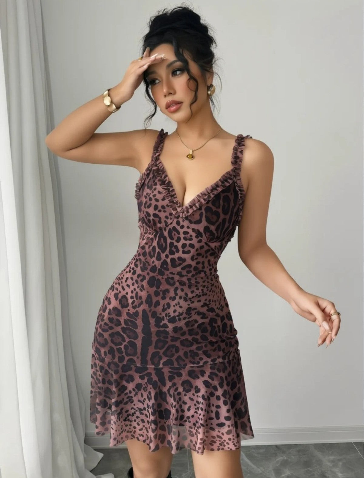 Yumuşak Tüllü İncili Büzgülü Gecelik