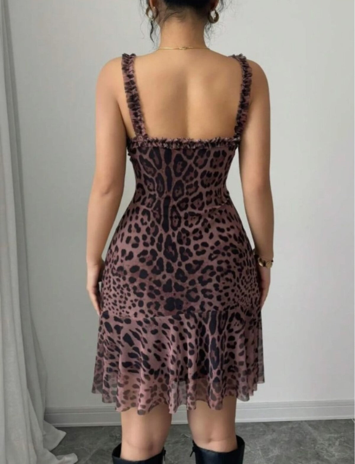 Yumuşak Tüllü İncili Büzgülü Gecelik